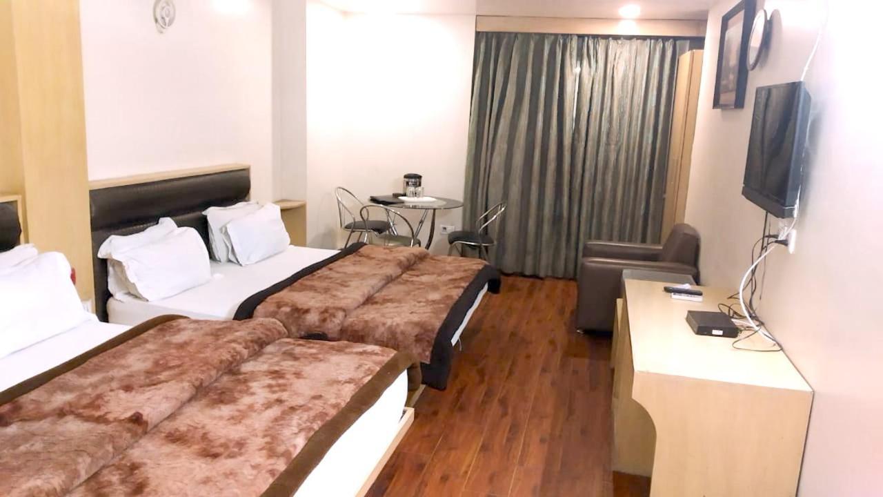 Milan Deluxe Hotel New Delhi