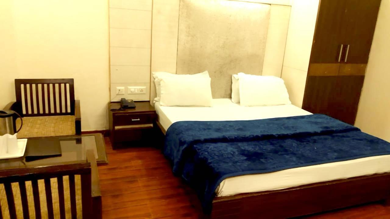 Hotel Milan Deluxe 3*