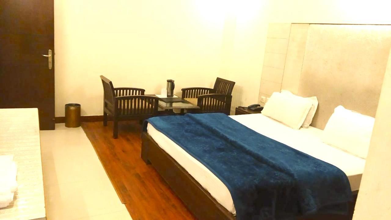 Milan Deluxe New Delhi