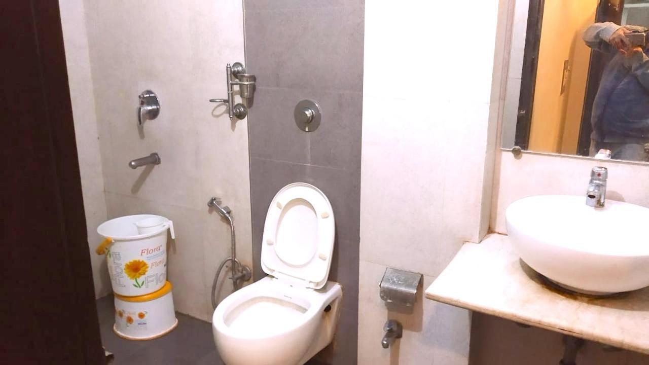 Hotel Milan Deluxe New Delhi