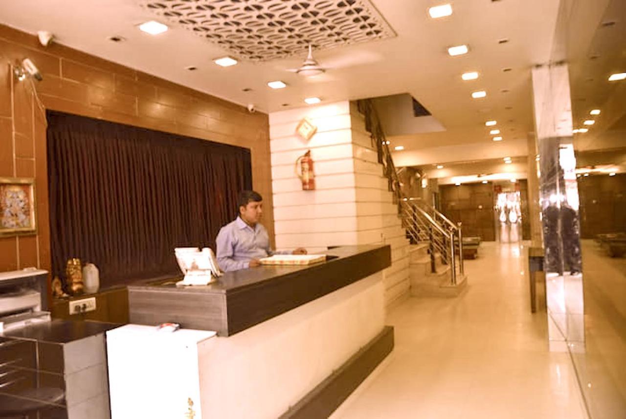 Hotel Milan Deluxe 3*