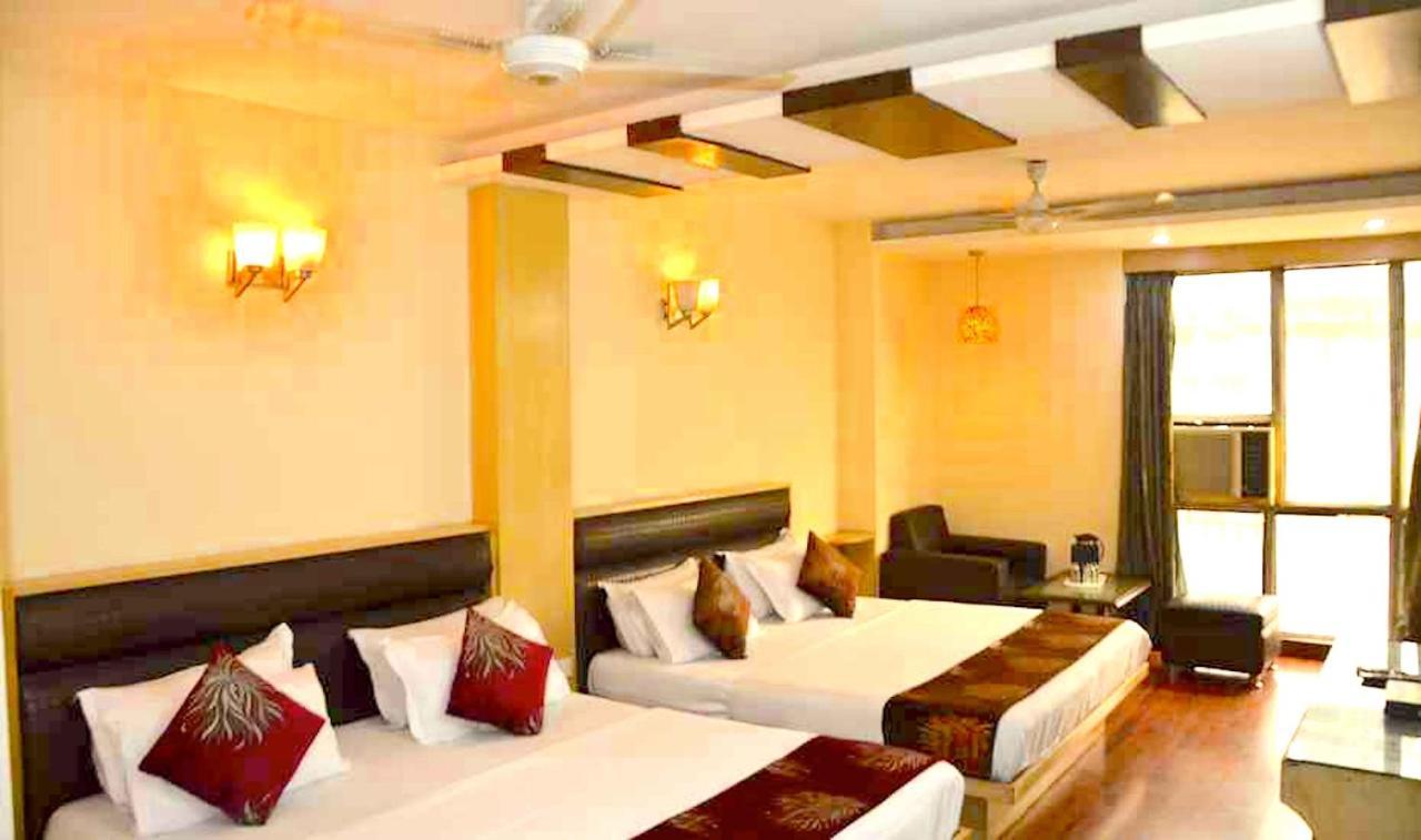 Hotel Milan Deluxe New Delhi