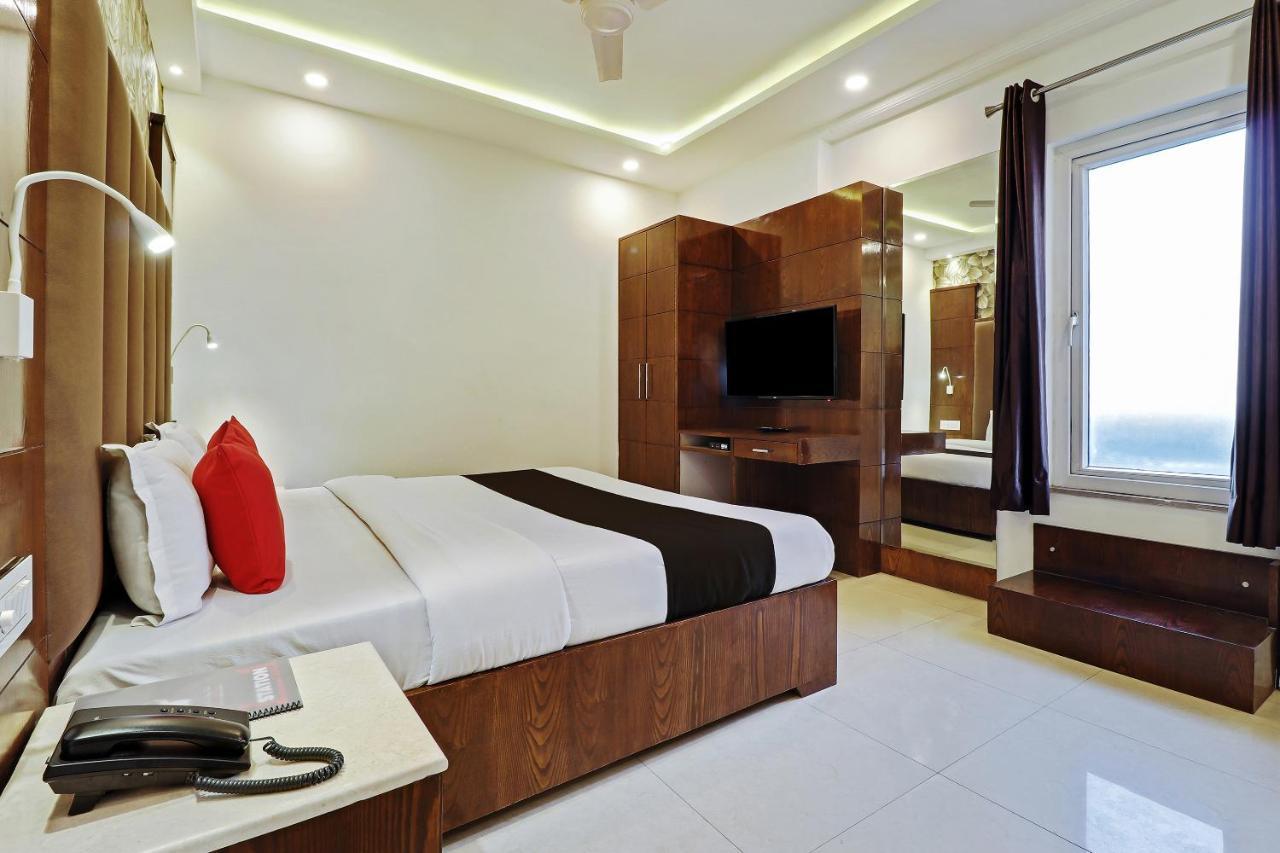 Hotel Capital O 2242 Yuvraj Deluxe 3*