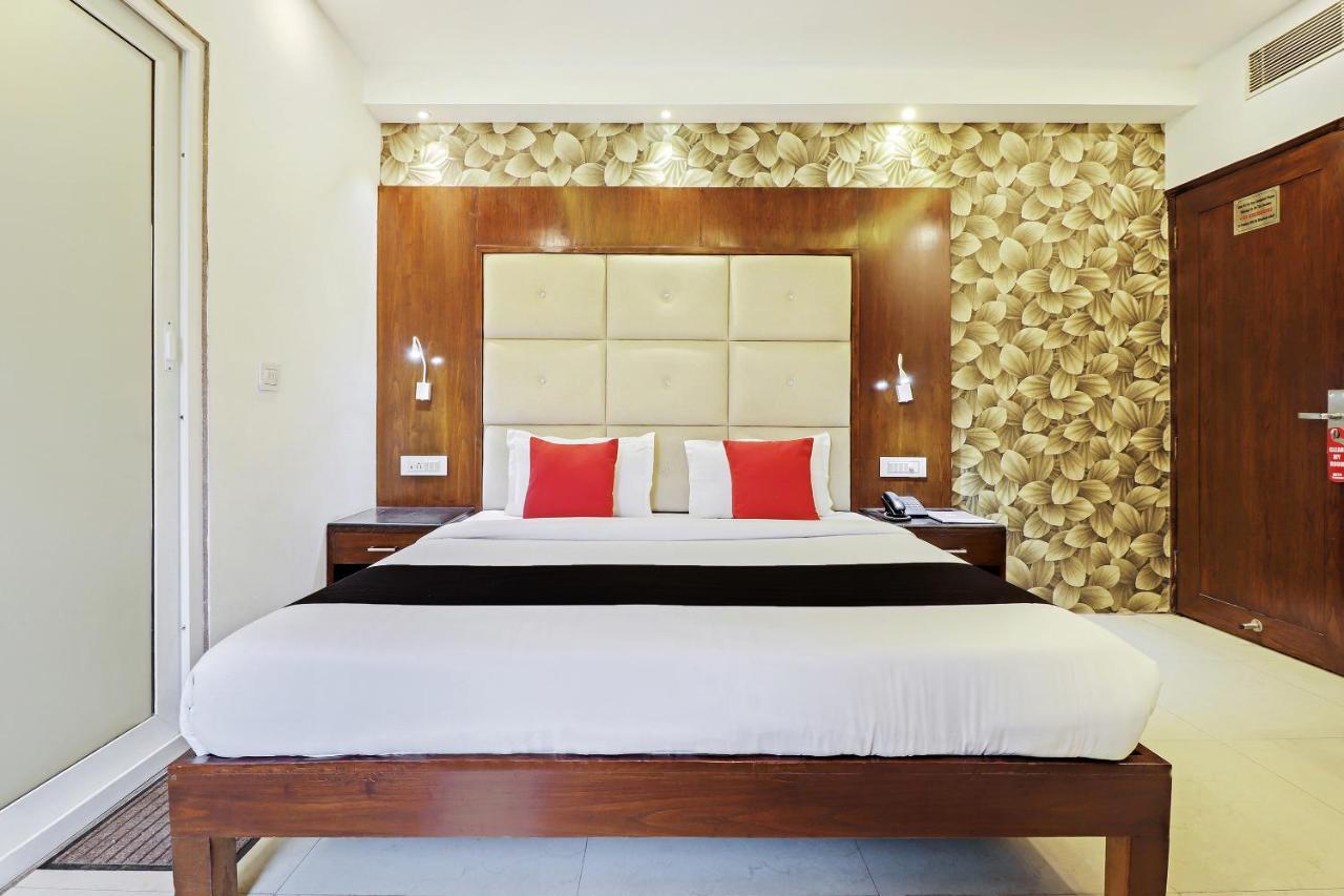 Hotel Capital O 2242 Yuvraj Deluxe 3*