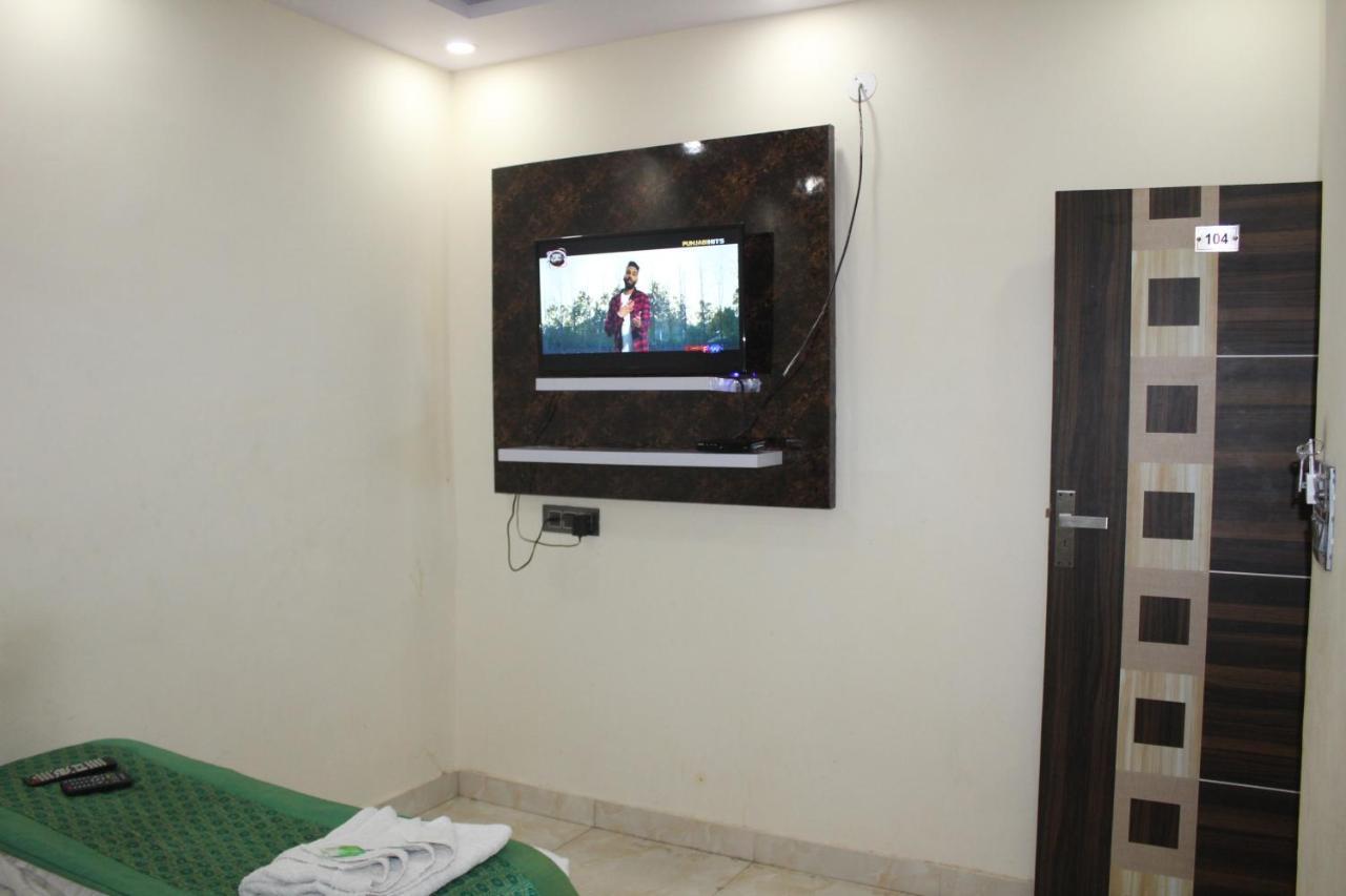 Hotel Marwari@new Delhi Railway Station