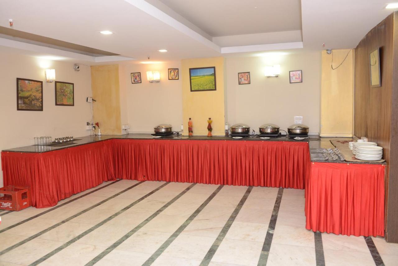 Balsons Continental 3* New Delhi