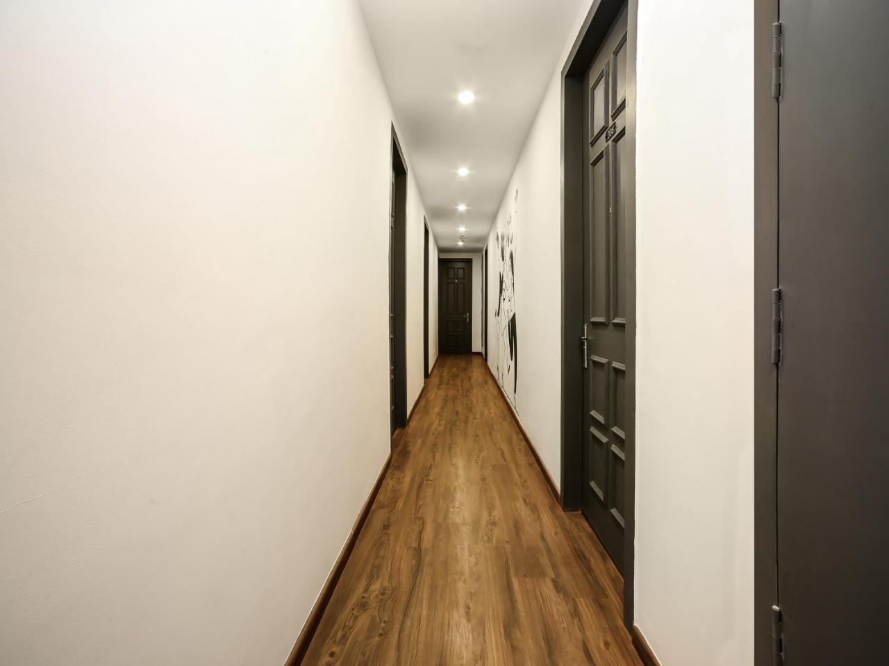 Oyo Townhouse 80 Meera Bagh 3*