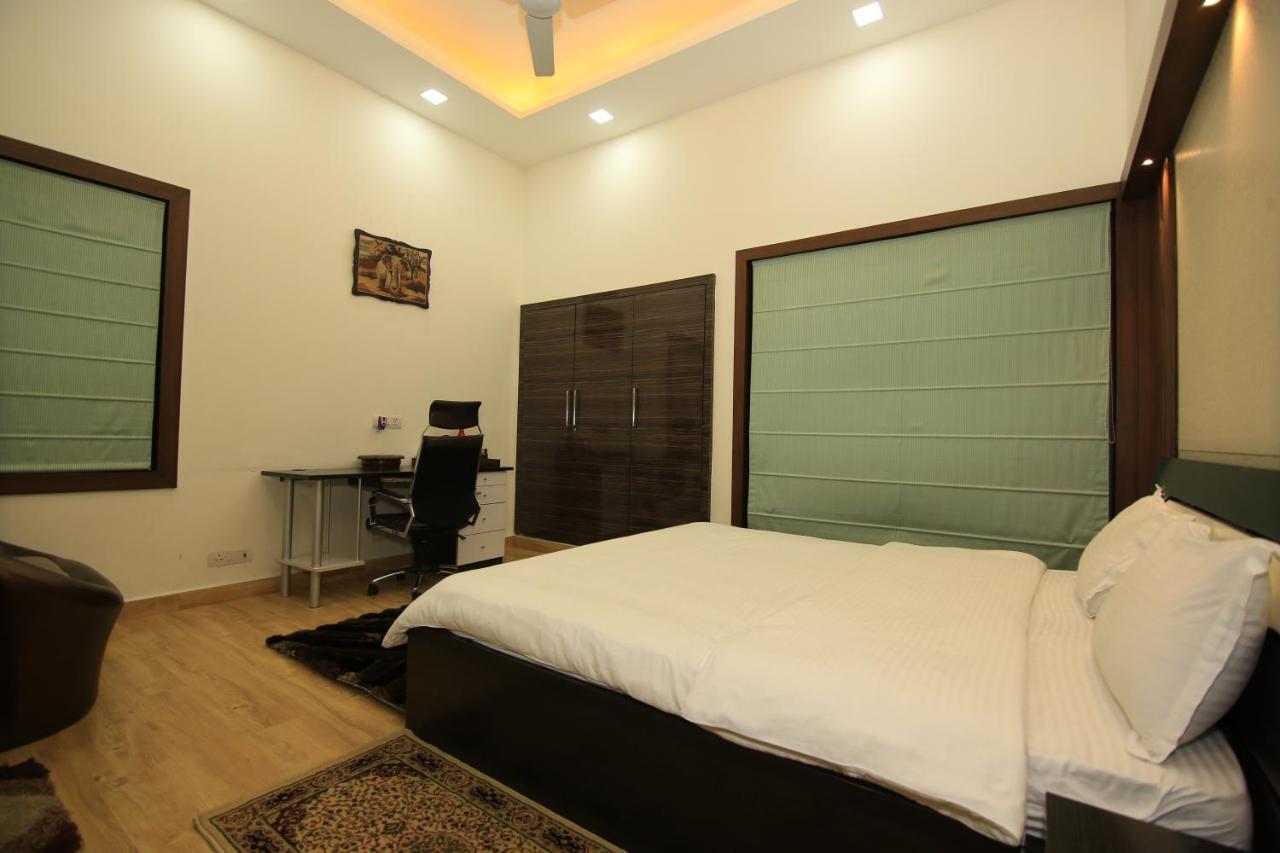 Avanti Tenantry-luxurious Service * New Delhi
