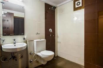Hotel Oyo 1912 Dada 3*