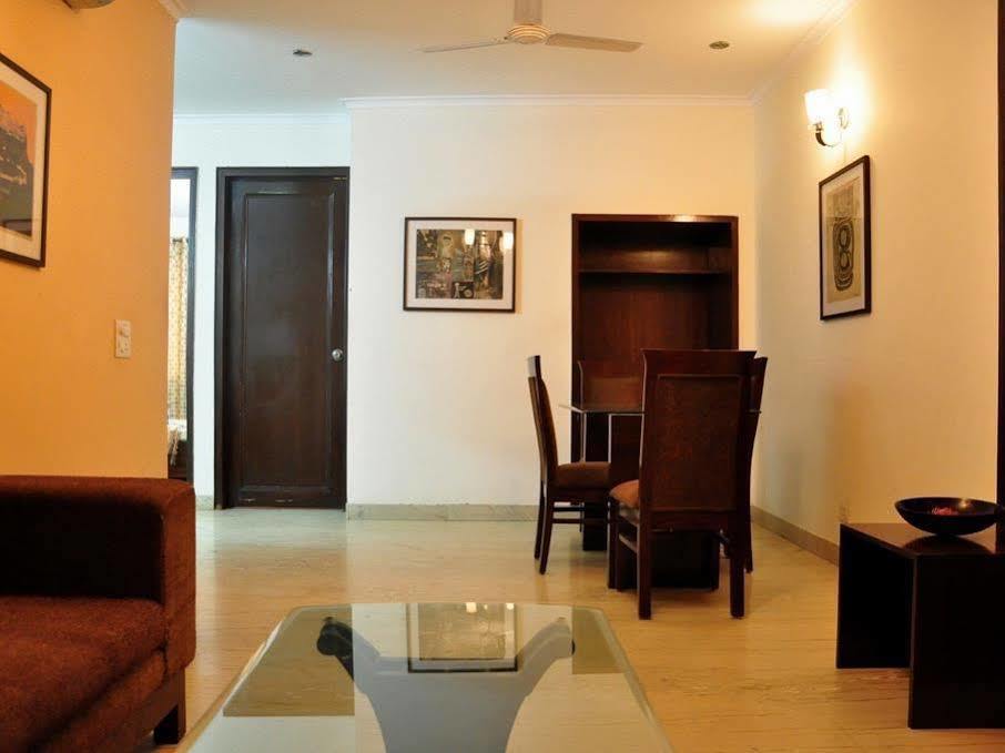 Inn 2bhk Comfortable Furnished Serviced In Hauz Khas - Woodpecker New Delhi