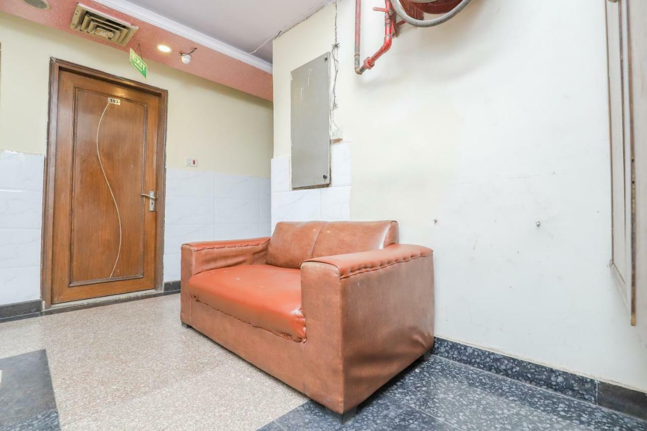 Oyo 9448 Karan Palace 3*