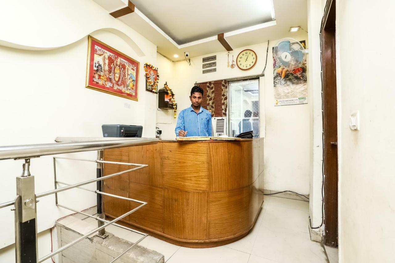 Oyo 9448 Karan Palace New Delhi