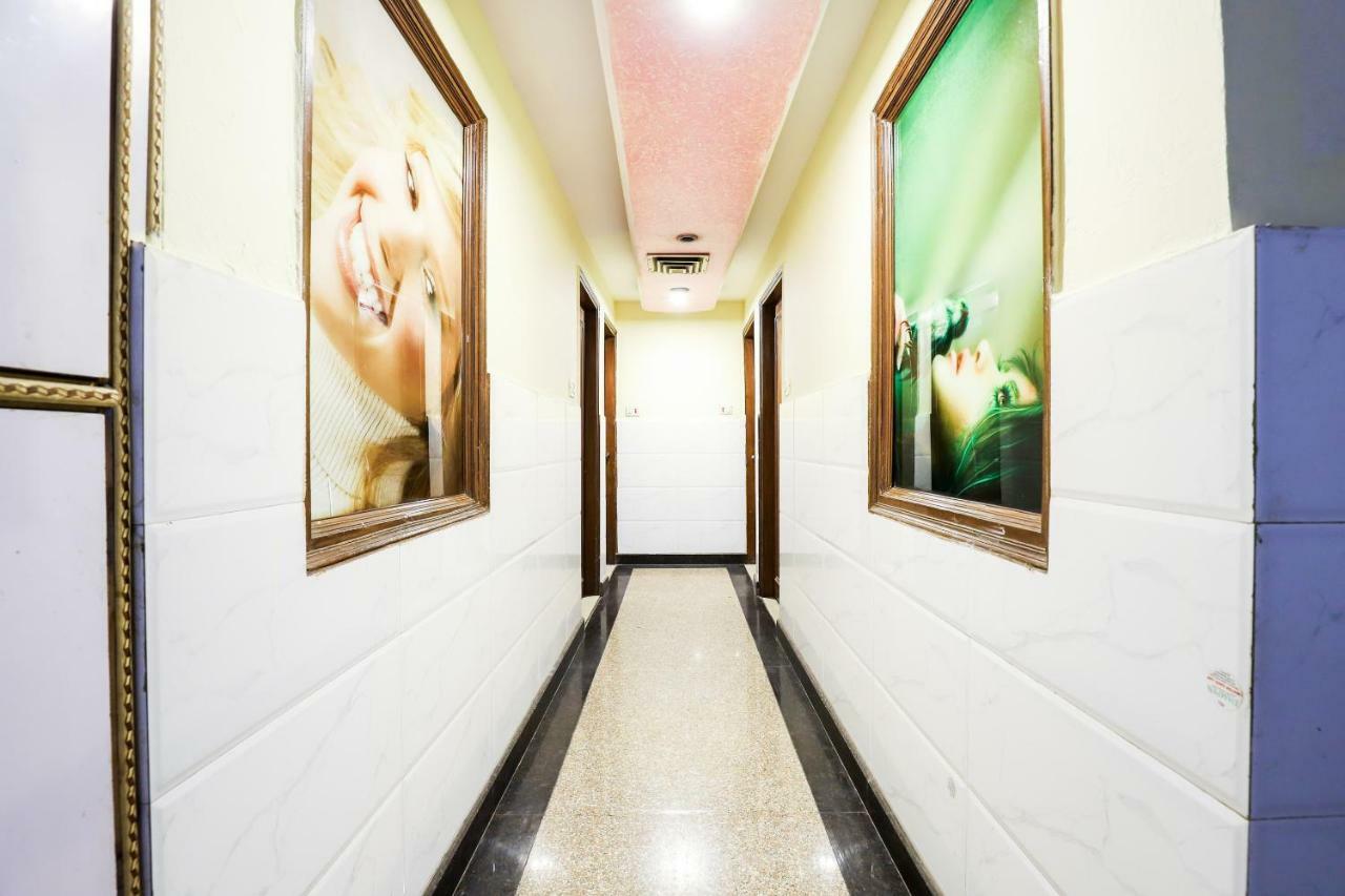 Oyo 9448 Karan Palace Hotel 3*