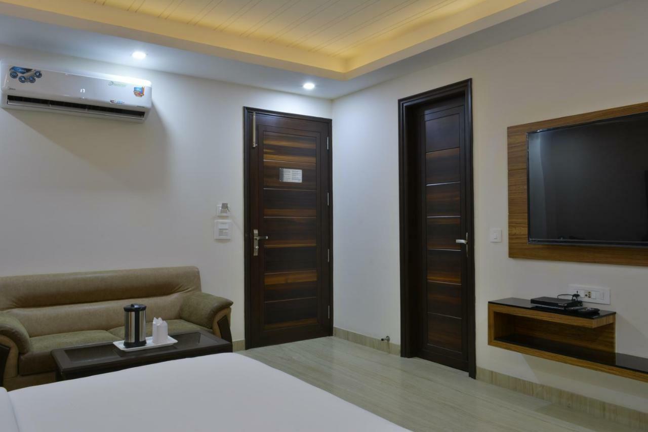 Tara Palace Redfort Hotel 3*