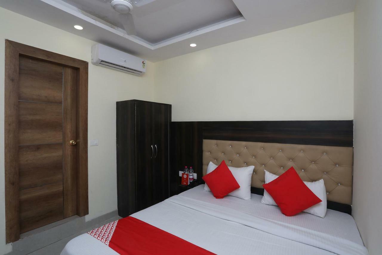 Airport Ivy With Free Airport Transfr 3* New Delhi