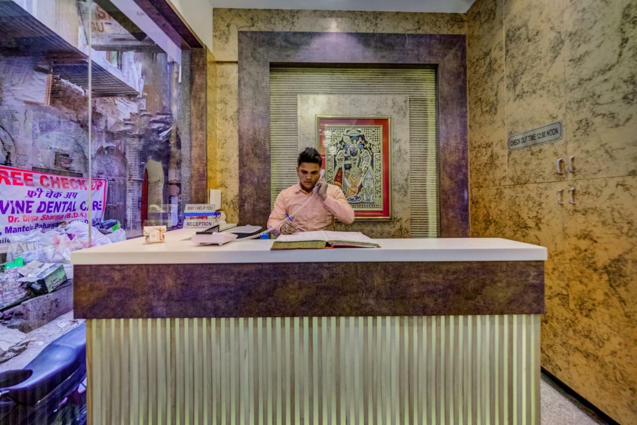 Vaccinated Staff- Oyo 35385 Signature Palace Hotel