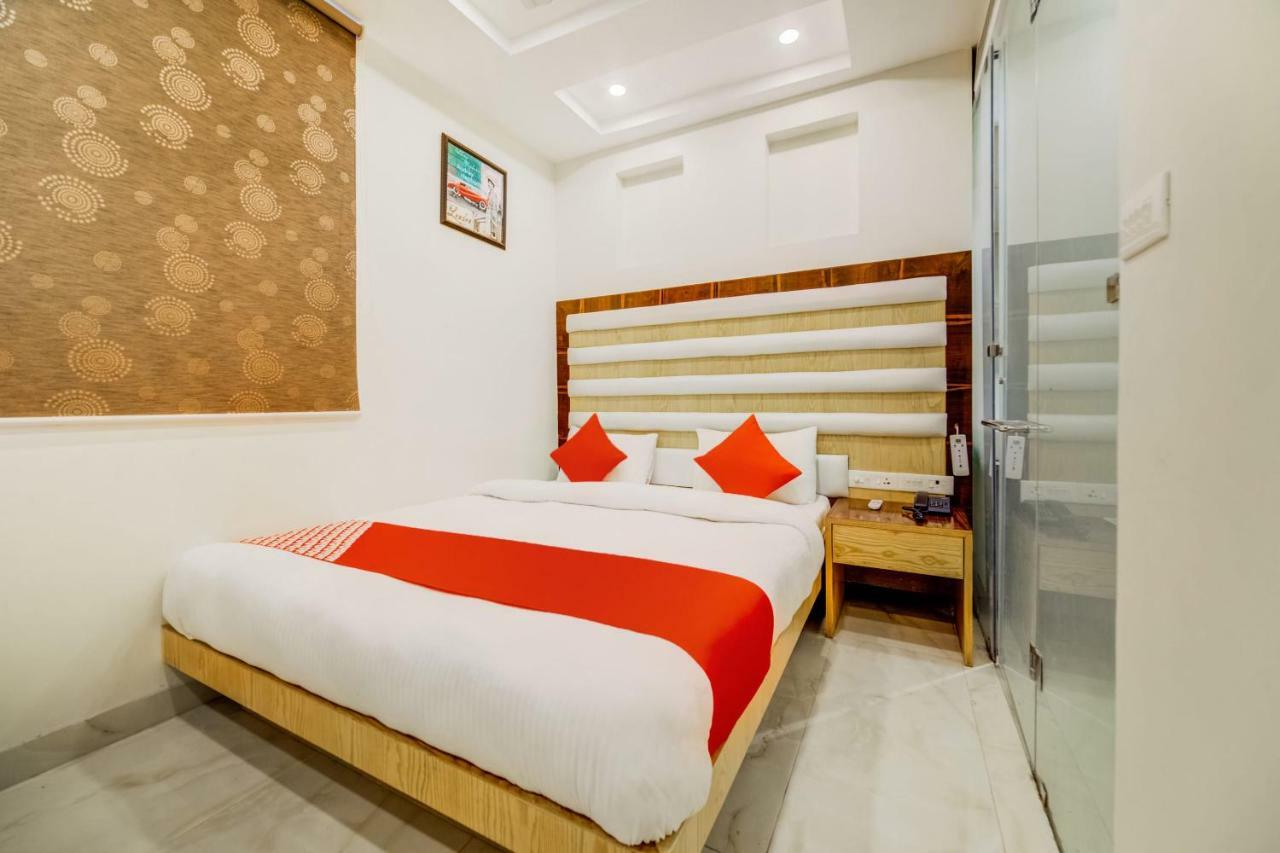 Hotel Vaccinated Staff- Oyo 35385 Signature Palace 3*
