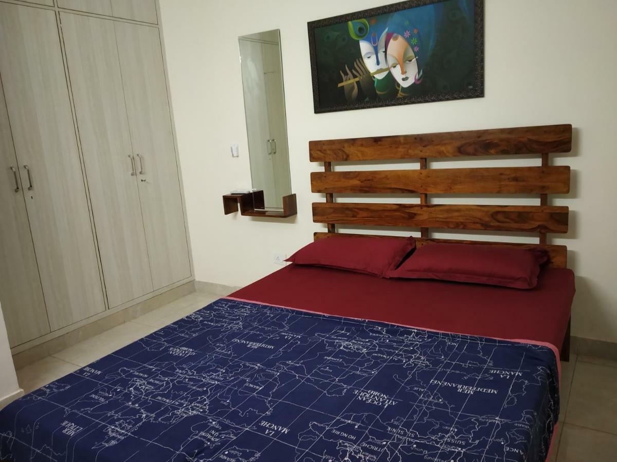 The Raveesh E24 - 2bhk Serviced Homestay New Delhi