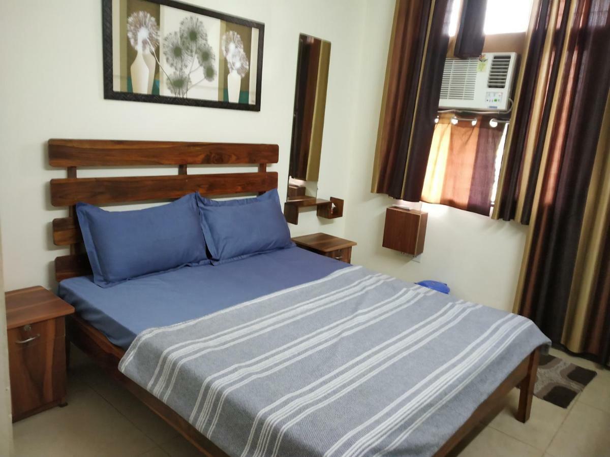Homestay The Raveesh E24 - 2bhk Serviced *