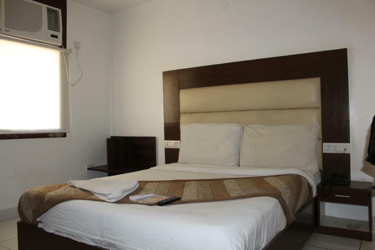 Opal Hotel 3*