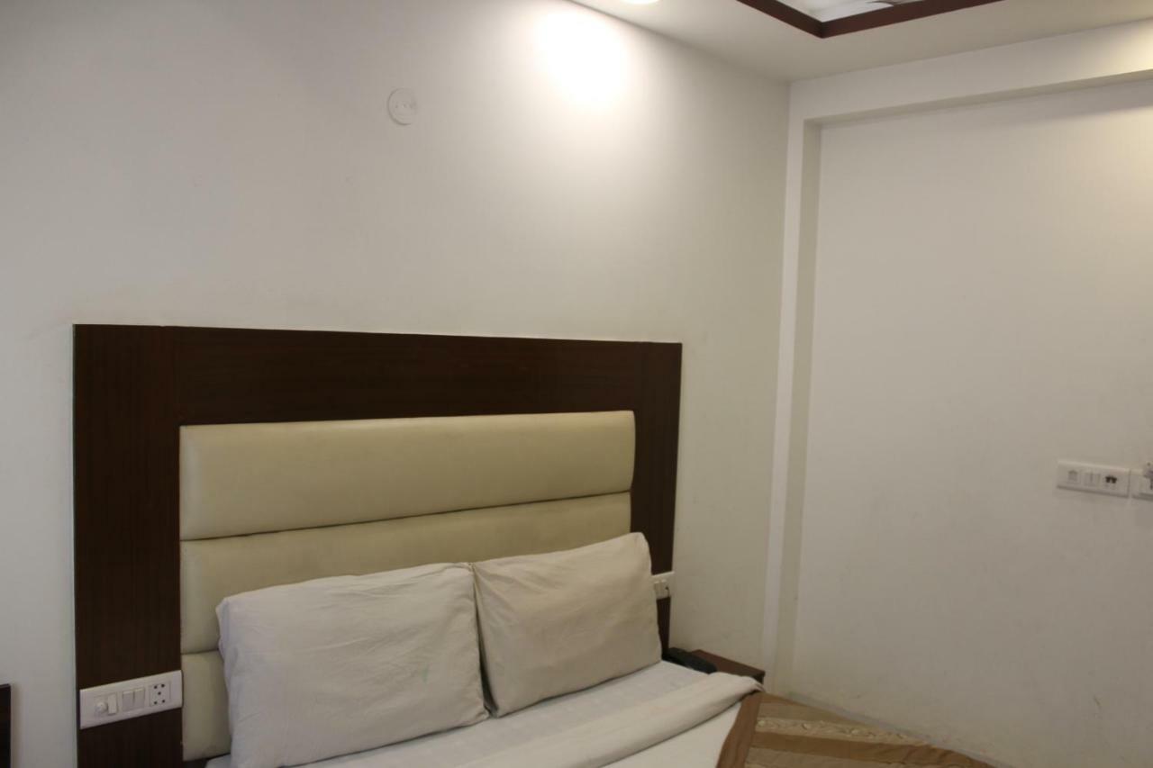 Opal 3*