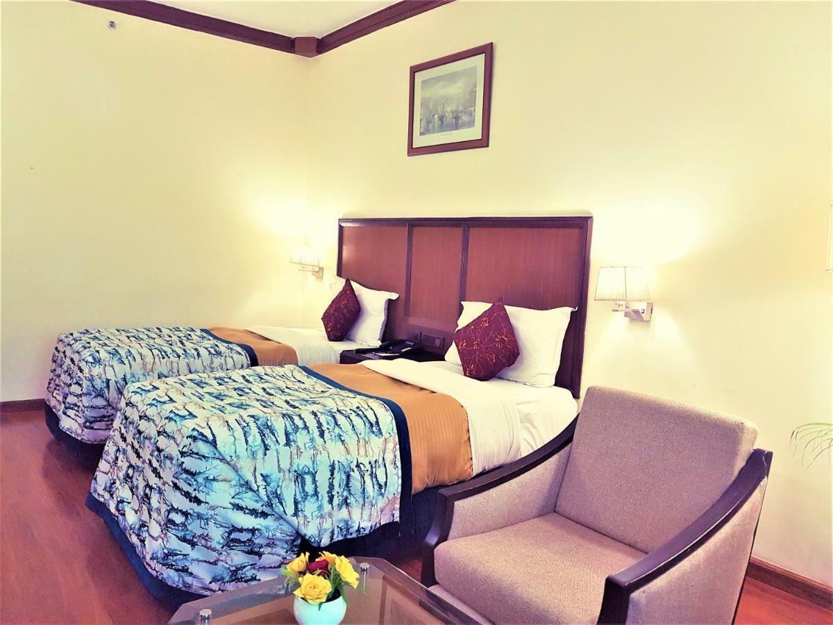 Samrat, Hotel