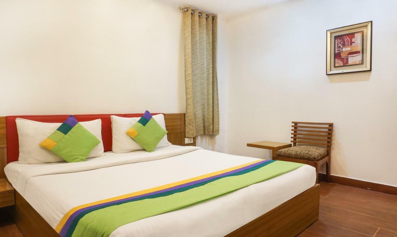 The Pearl- A Royal Residency Hotel