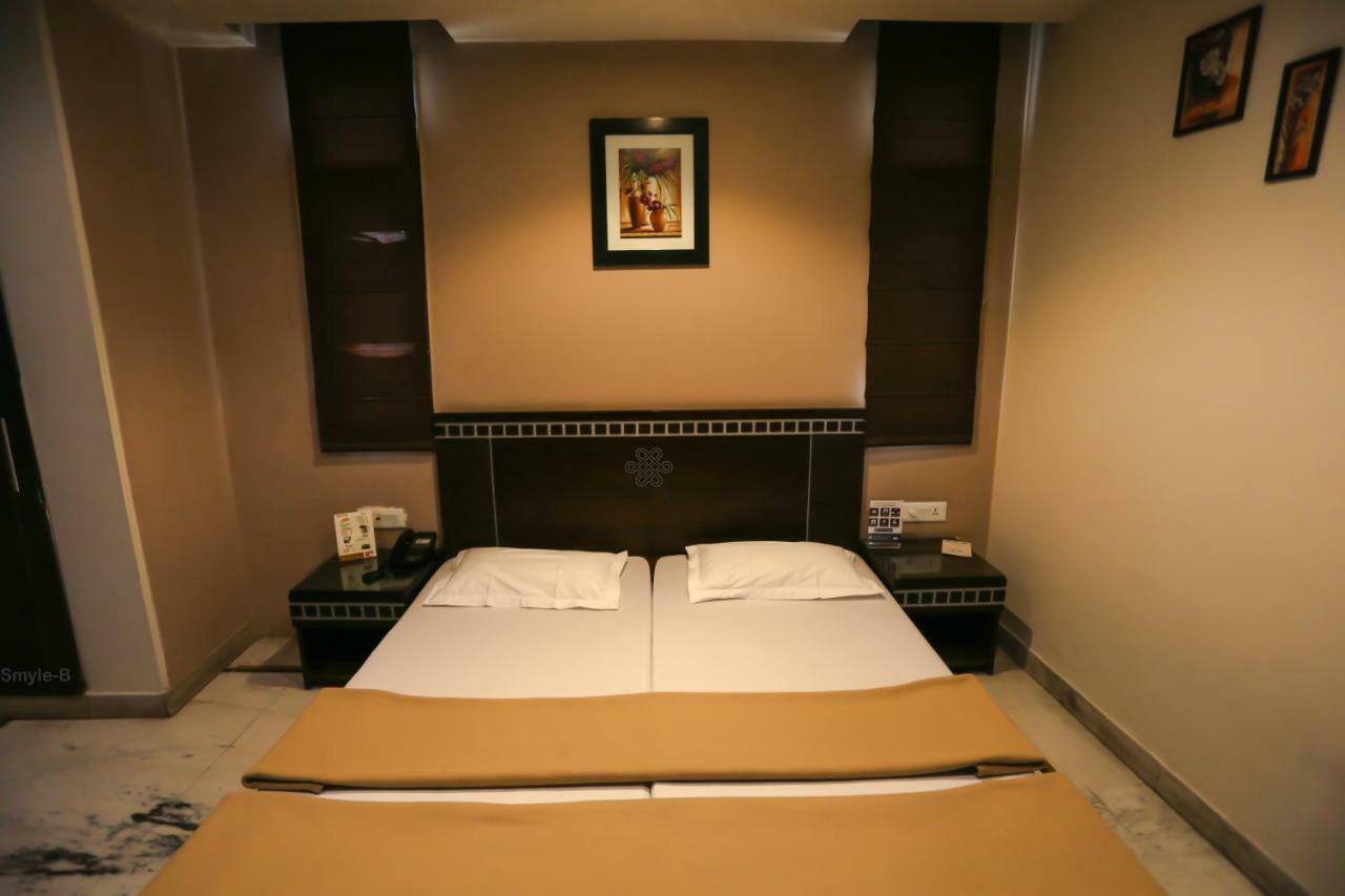 Hotel Smyle - Value Near Station