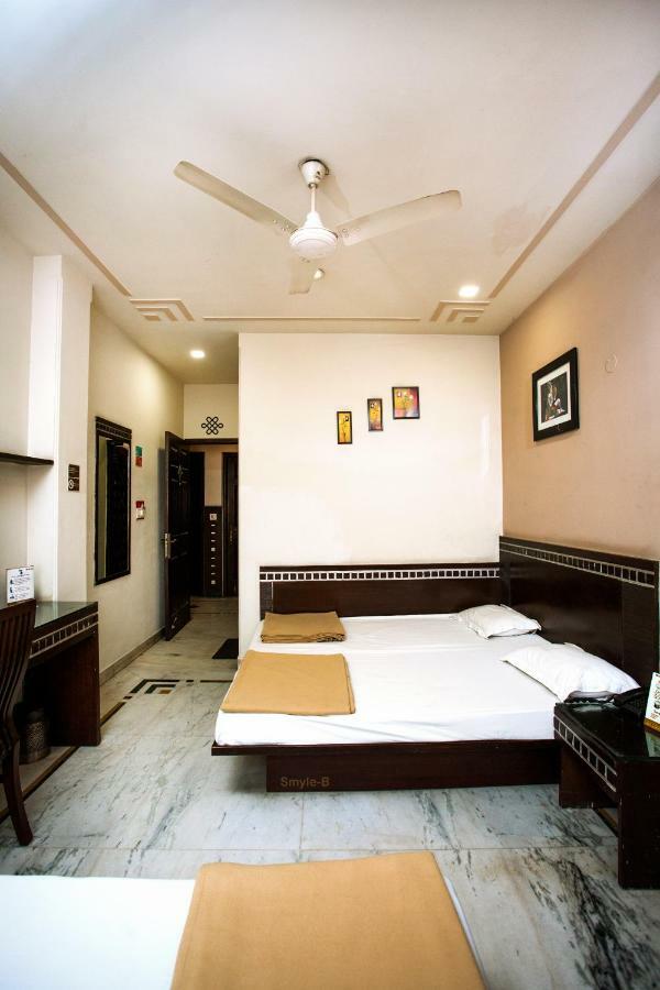 Hotel Smyle - Value Near Station