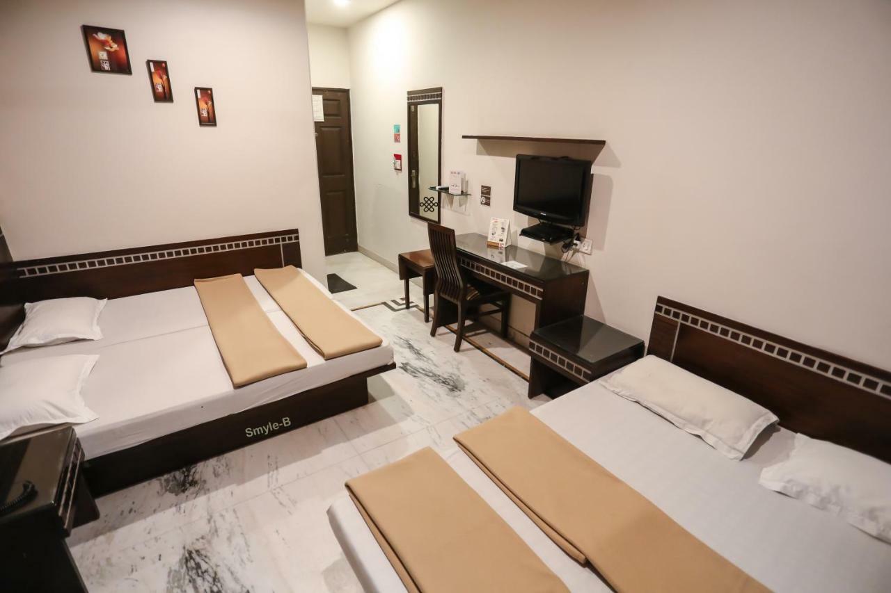 Smyle - Value Near Station Hotel New Delhi