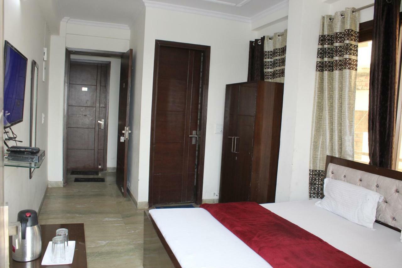South Delhi 3*