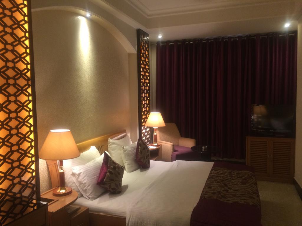 Hotel Emperor Palms New Delhi