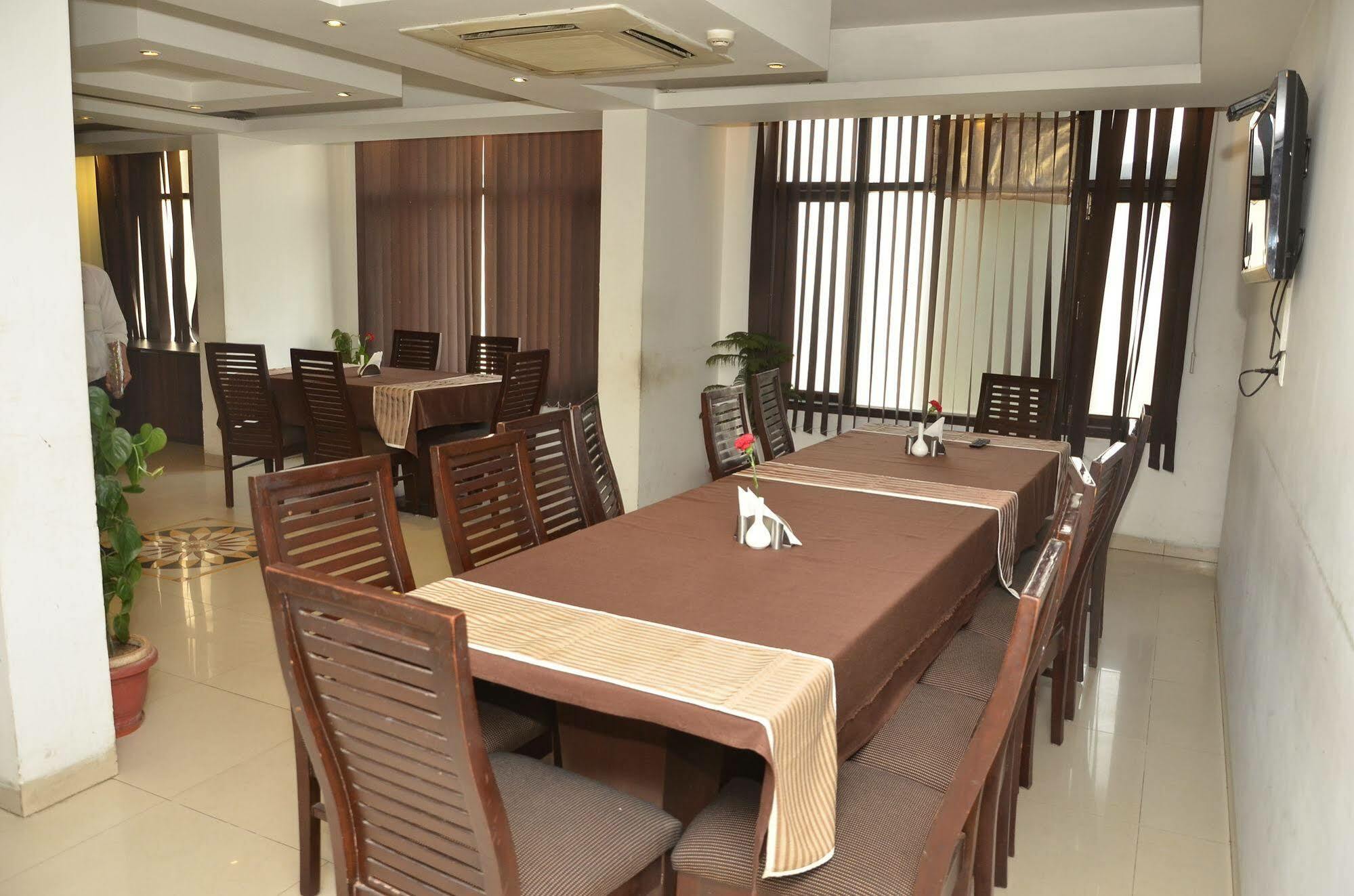Airport Hotel Grand By Fantasia 4* New Delhi