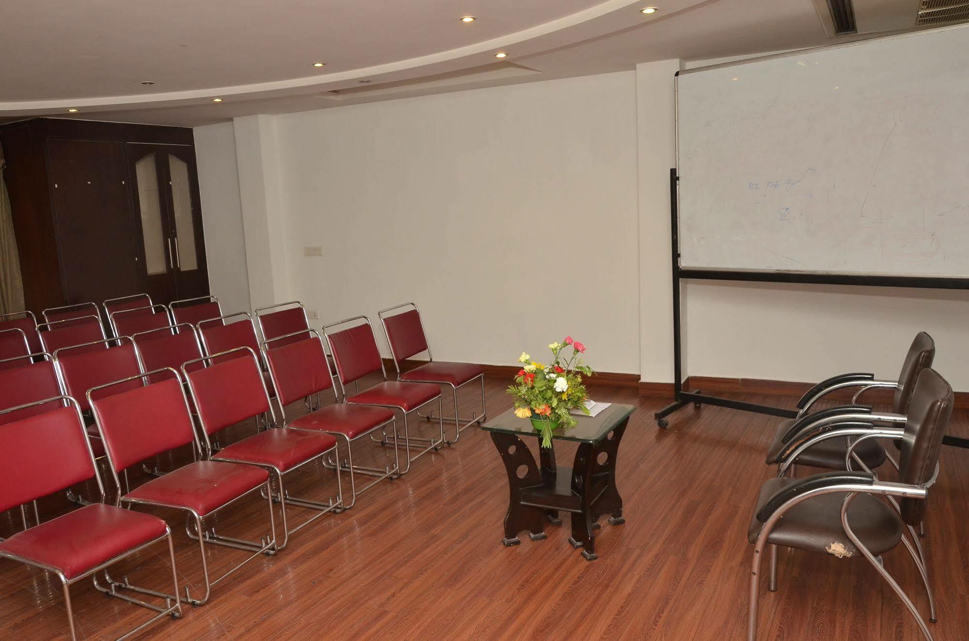 Airport Hotel Grand By Fantasia Hotel New Delhi