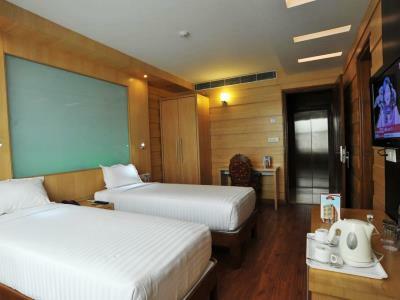 Hotel Emarald, New Delhi