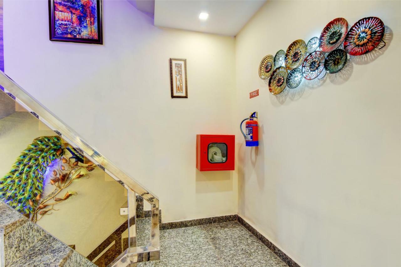 Delhi Hotel 3*