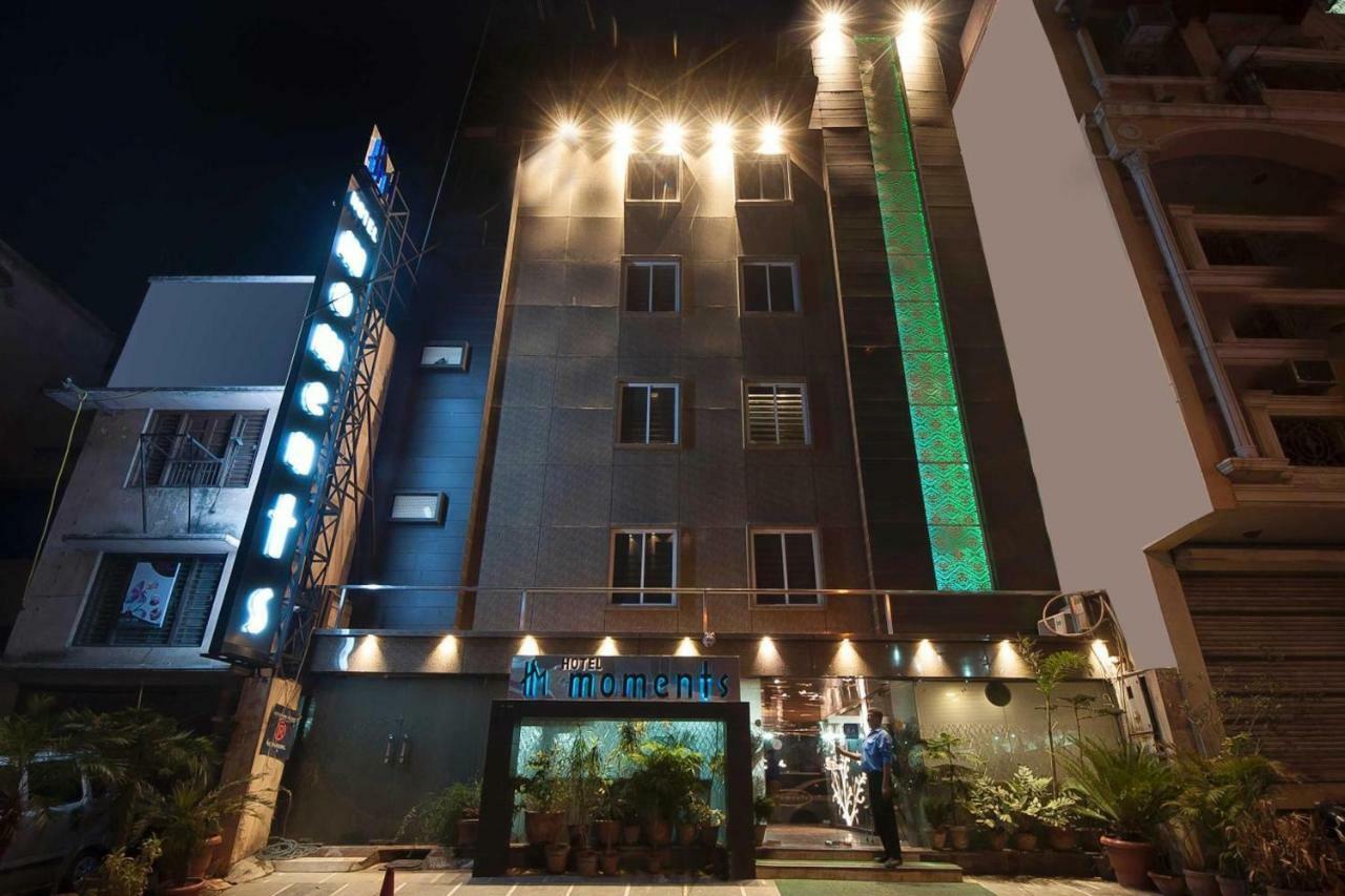 Hotel Moments-near Blk Hospital