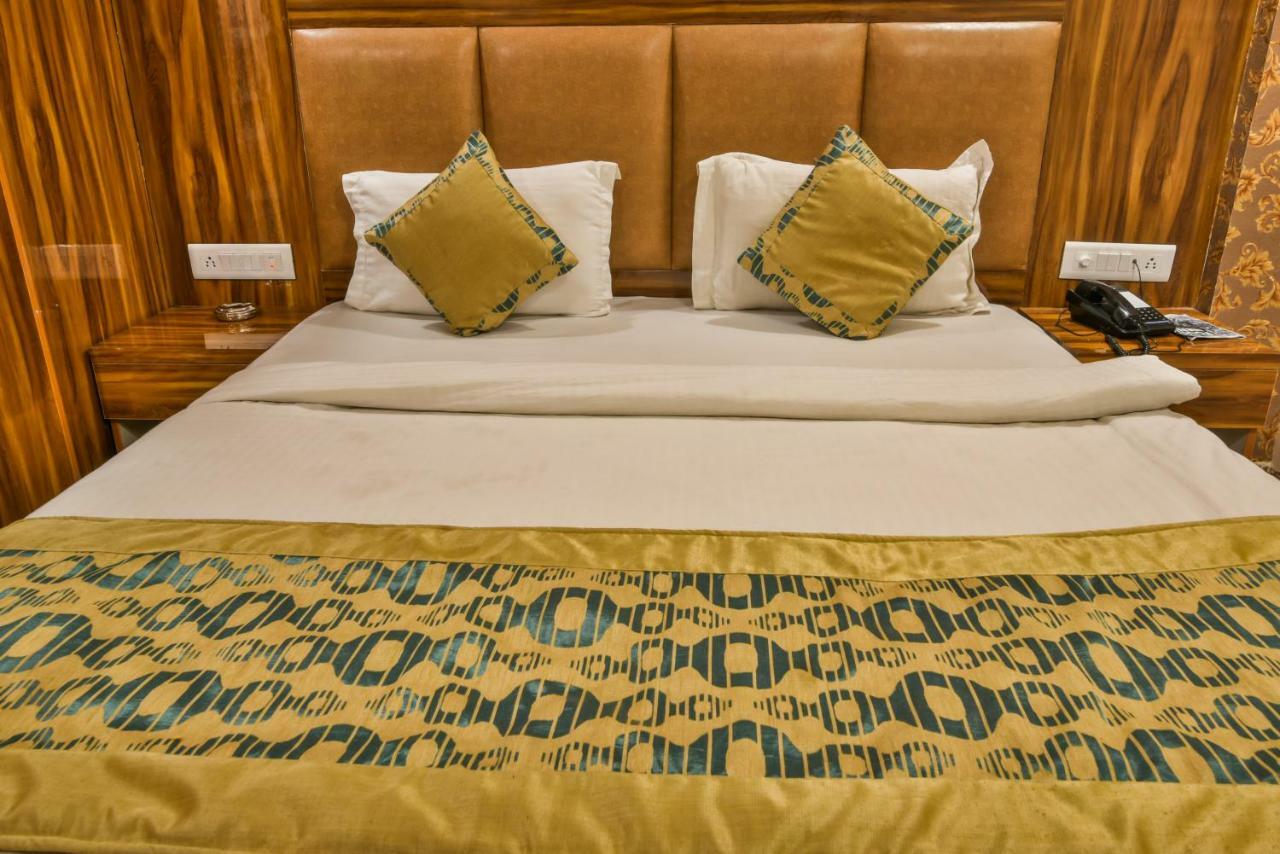 Olivia Entrance Delhi Airport Mahipalpur 3*