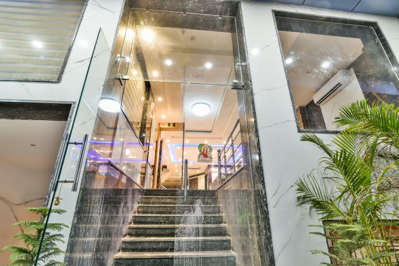 Olivia Entrance Delhi Airport Mahipalpur 3*