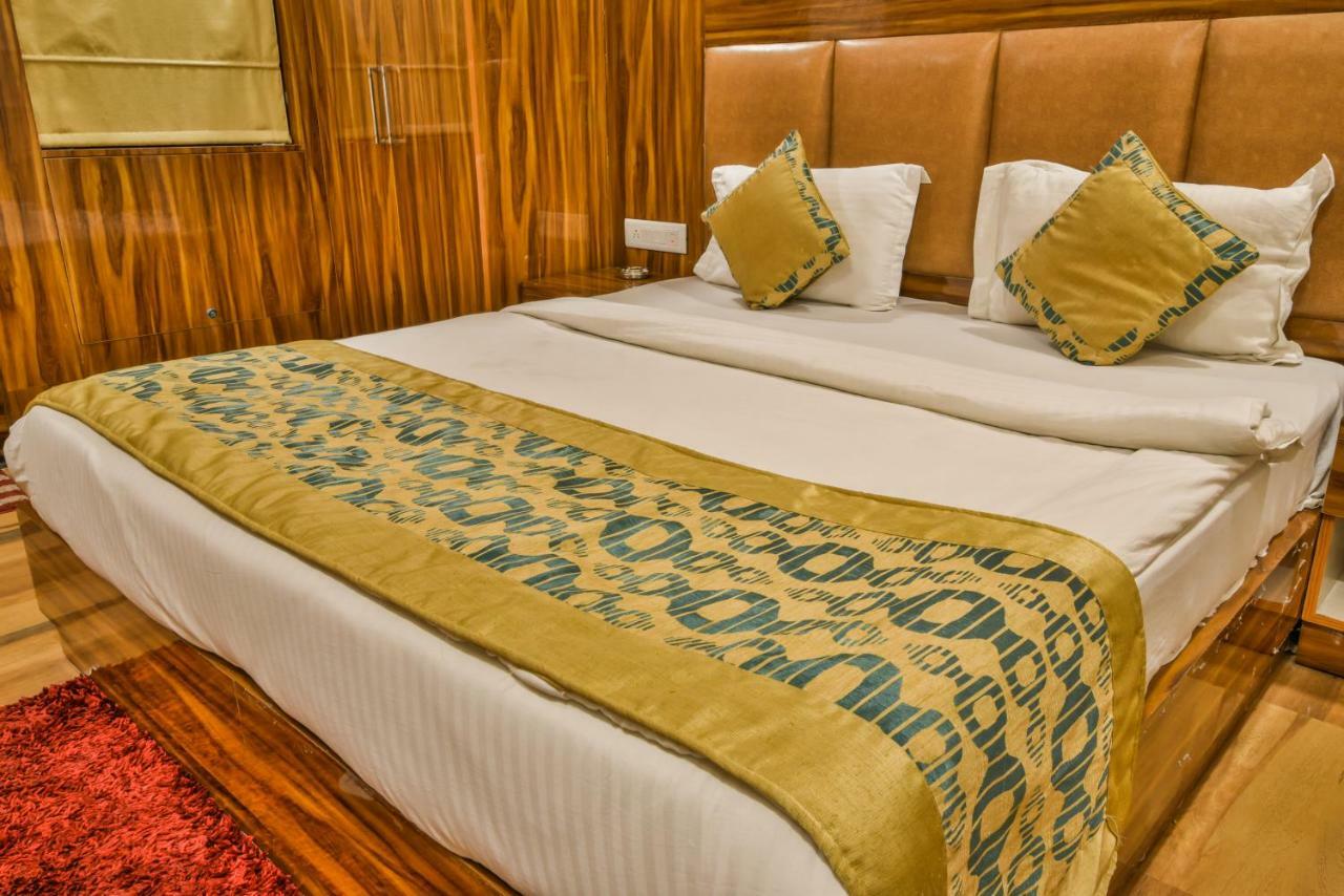 Olivia Entrance Delhi Airport Mahipalpur 3*