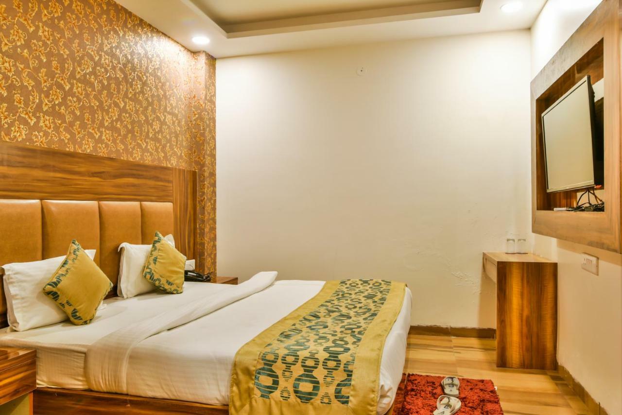 Hotel Olivia Entrance Delhi Airport Mahipalpur