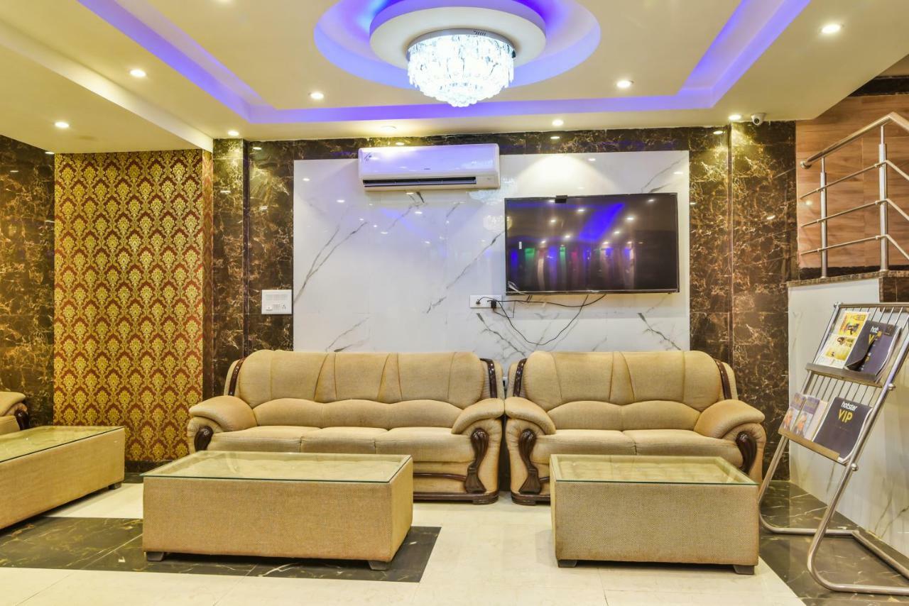 Olivia Entrance Delhi Airport Mahipalpur 3*