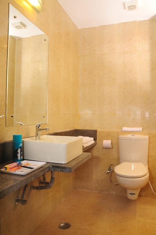 Hotel City Heights 3*