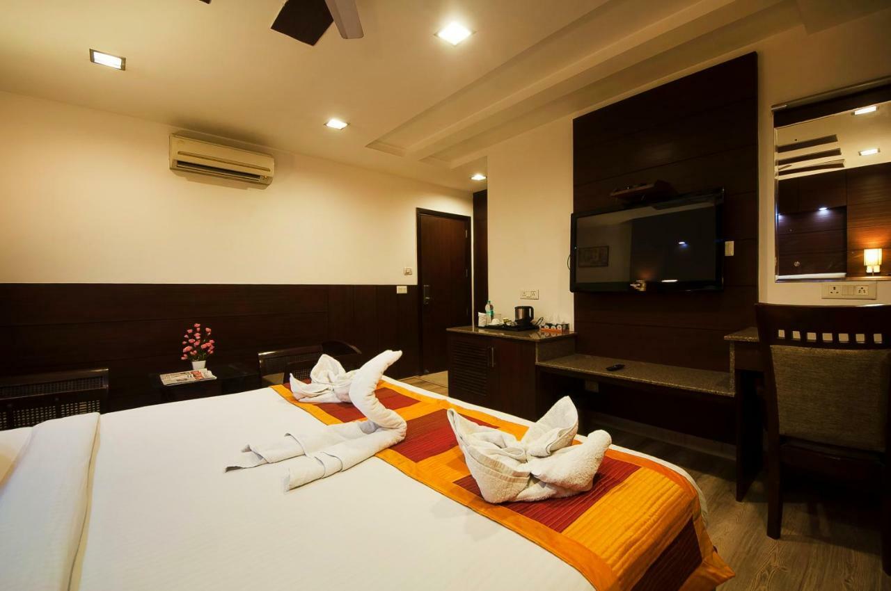 Amaltas International - Delhi-16 Hotel 3*