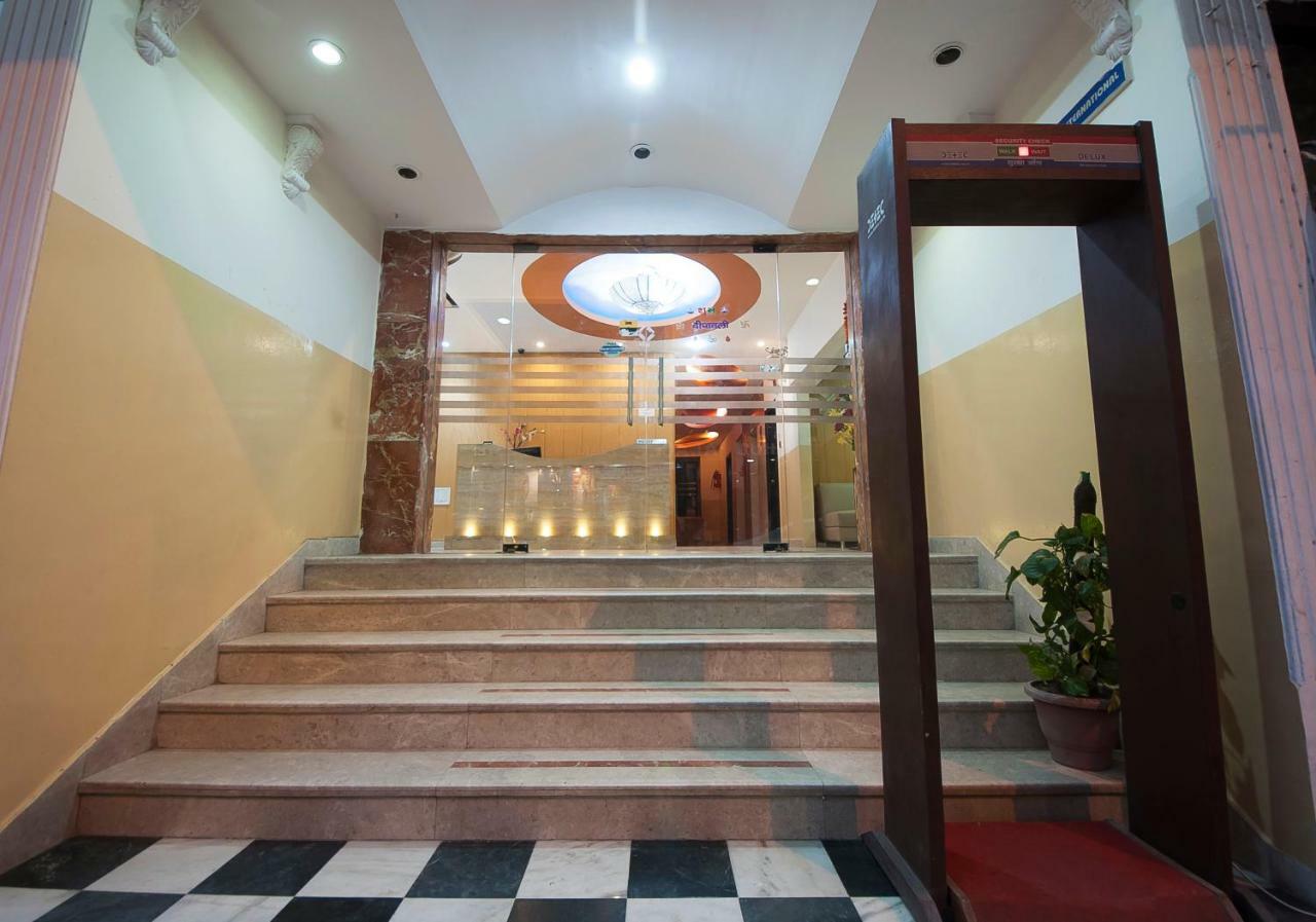 Hotel Apra Inn