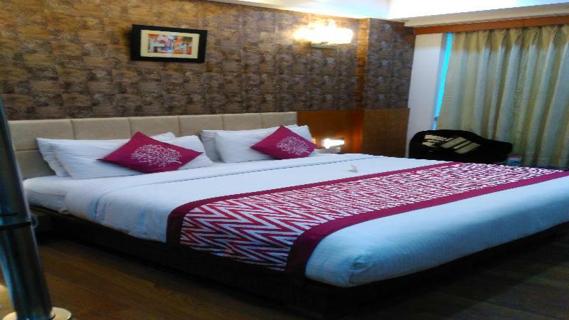 Signature Grand Hotel New Delhi