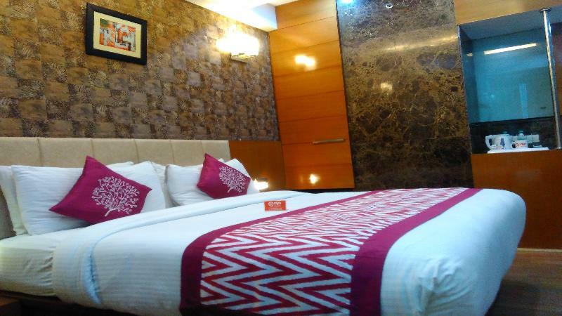 Signature Grand 3* New Delhi