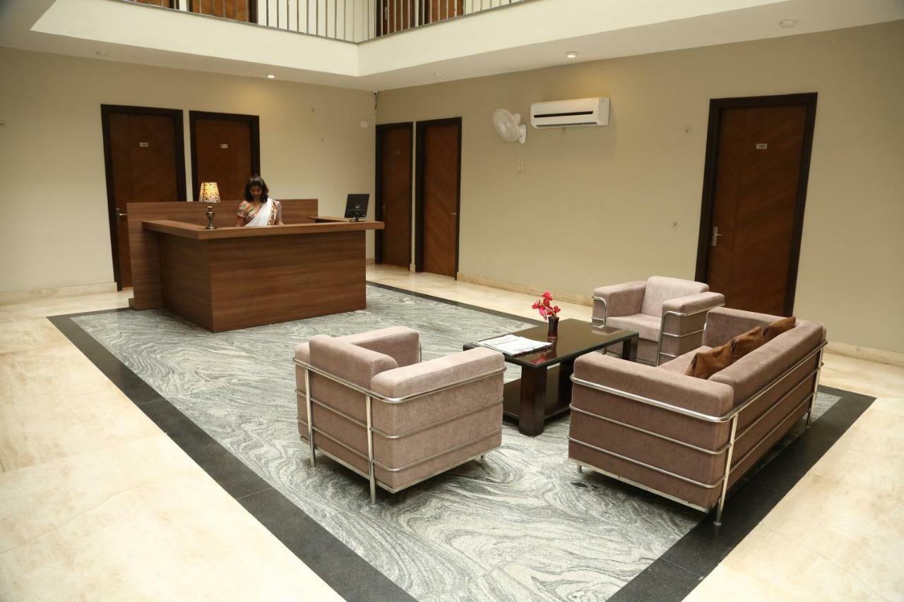 Royal On Sohna Road 3*