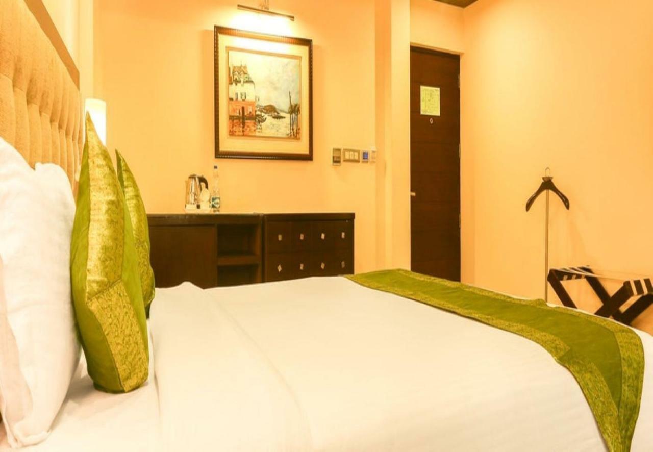 Royal On Sohna Road Hotel