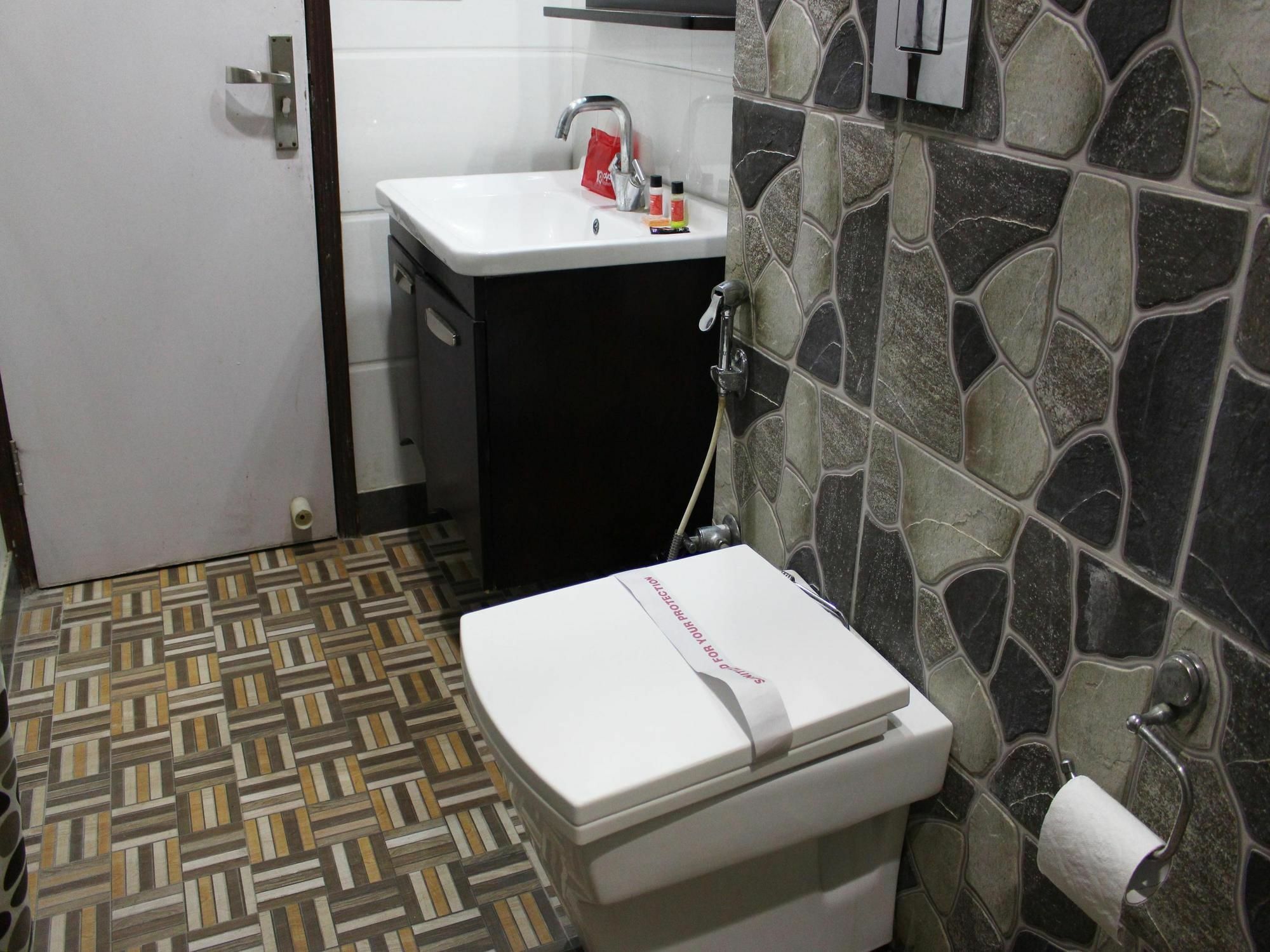 Oyo 2705 Preet Palace Hotel 3*